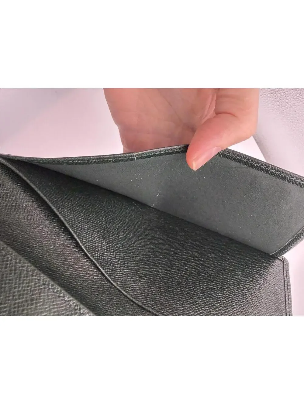 LOUIS VUITTON Porte Valeurs Carte Credit Long Wallet Taiga Leather Dark Green